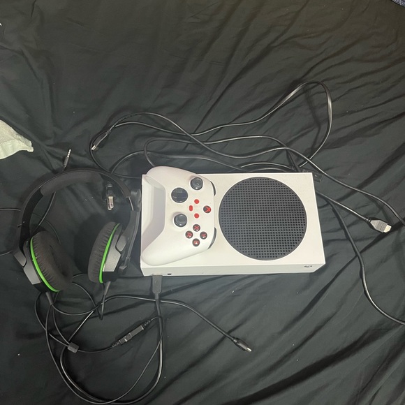 Xbox series s bundle - Picture 4 of 5